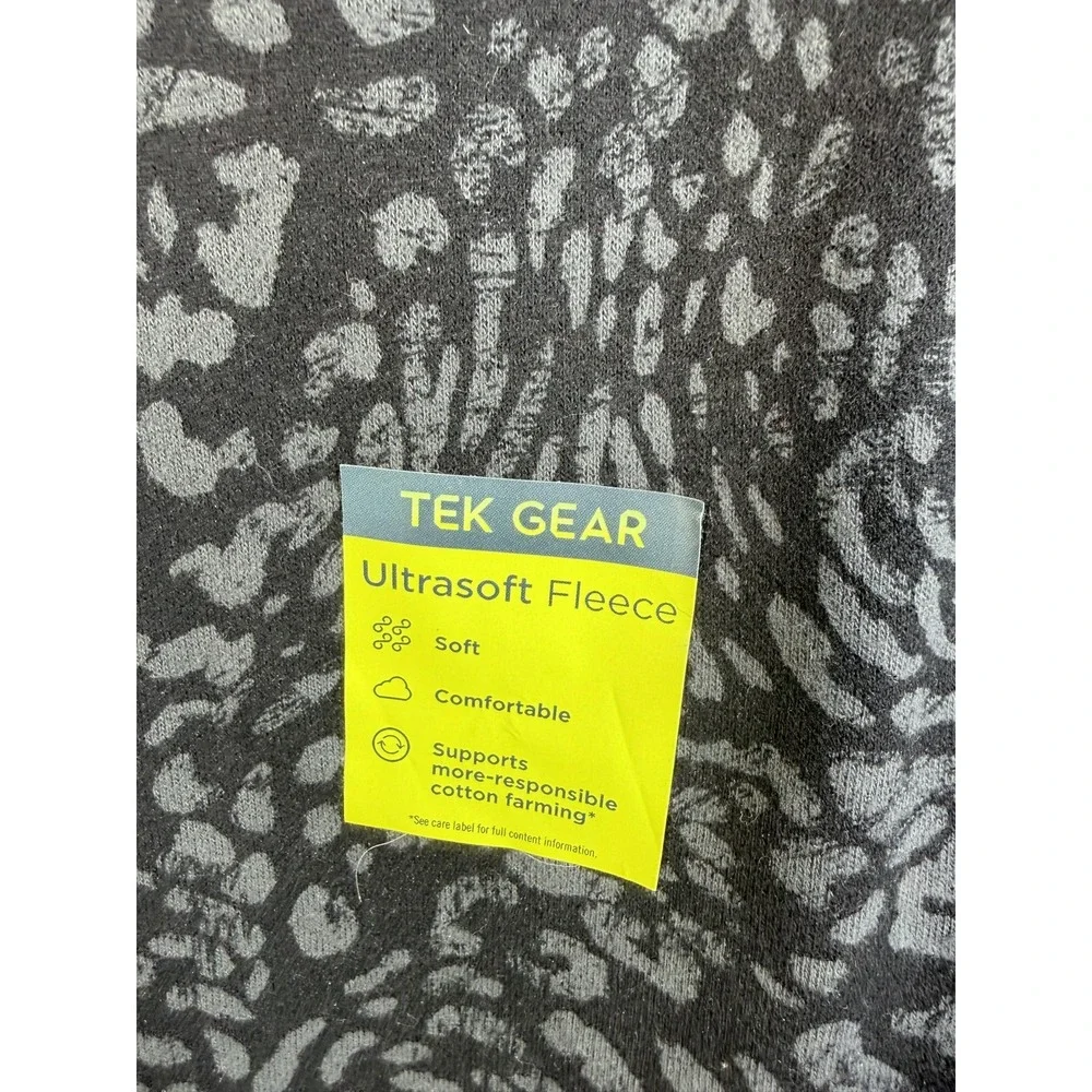 Tek Gear Sweatshirt Mens Medium‎ Gray Ultrasoft Fleece Pullover Crewneck Print
